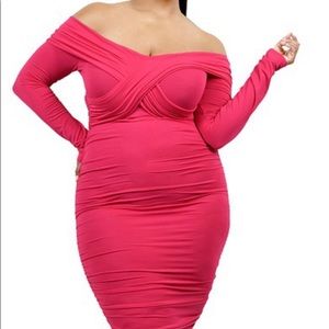 Plus size long sleeve fuchsia. Off the shoulder. Very comfortable and soft.
